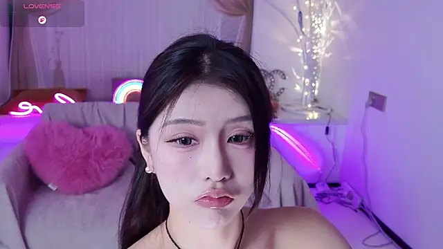 Snapshot of Momoever123456 chatting on 7, 4, 2026 Momoever123456 online show from 7, 4, 2026