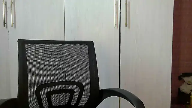 Snapshot of Destiny_Desire chatting on 7, 1, 2026 Destiny Desire online show from 7, 1, 2026