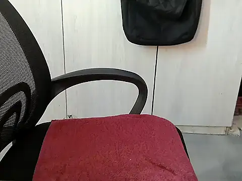 Snapshot of Destiny_Desire chatting on 4, 12, 2025 Destiny Desire online show from 4, 12, 2025