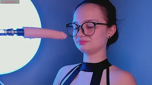 bitchpeace  online show from 11, 7, 2026