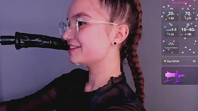 bitchpeace  online show from 17, 2, 2025