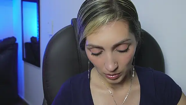 anny sweet72 online show from 25, 4, 2026