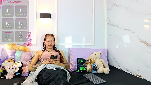 zorravioletta1 online show from 22, 5, 2026