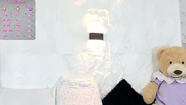 zorravioletta1 online show from 8, 11, 2025