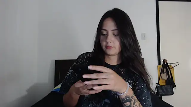 rebecca collin online show from 17, 7, 2026
