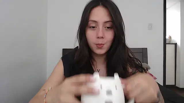 rebecca collin online show from 7, 2, 2026