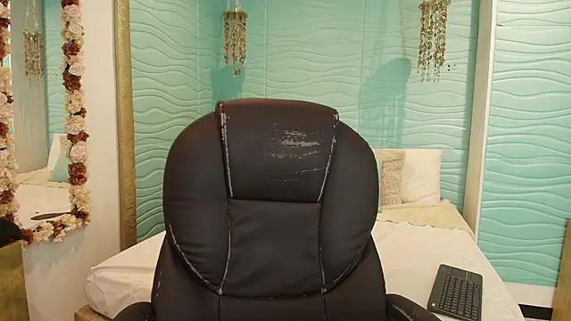 cherry chel online show from 28, 3, 2026