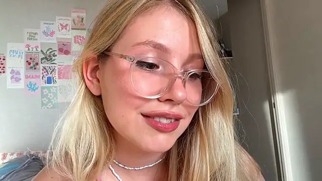 HoneyAudrey online show from 23, 9, 2025