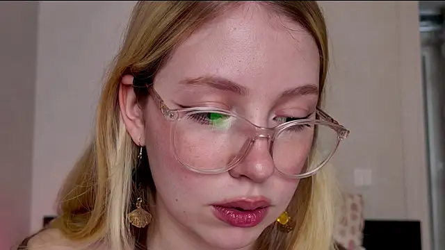 HoneyAudrey online show from 14, 11, 2025