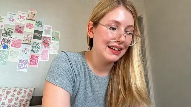 HoneyAudrey online show from 22, 9, 2025