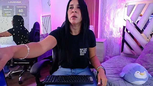 Snapshot of Camille_jhonson chatting on 1, 2, 2026 Camille jhonson online show from 1, 2, 2026