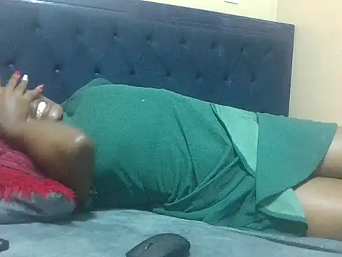 Creamy dolly online show from 20, 12, 2025