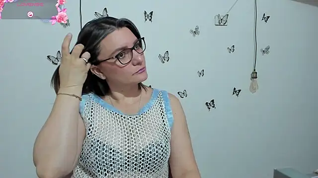 Amie Adams82  online show from 16, 9, 2025