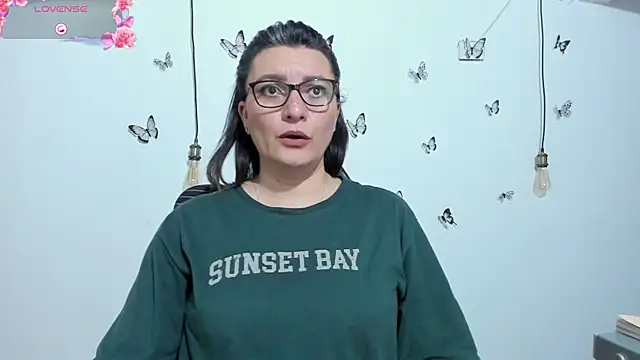 Amie Adams82  online show from 5, 12, 2025