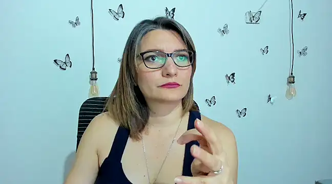 Amie Adams82  online show from 18, 3, 2025