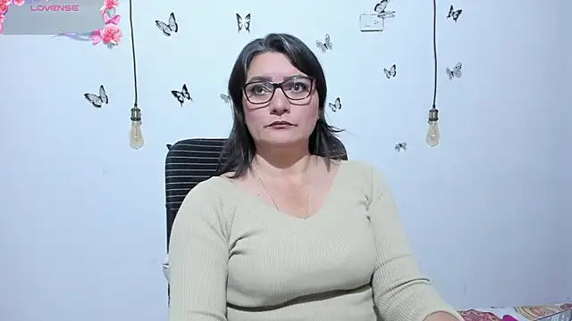 Amie Adams82  online show from 20, 4, 2026