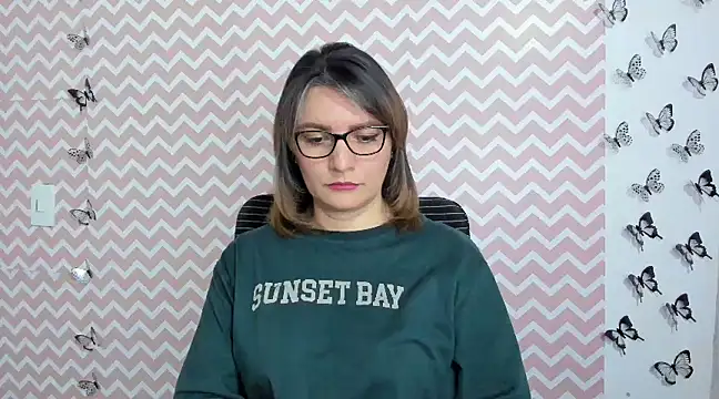 Amie Adams82  online show from 10, 3, 2025