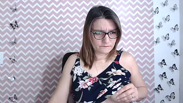 Amie Adams82  online show from 28, 1, 2025