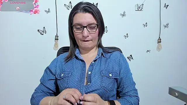 Amie Adams82  online show from 14, 1, 2026