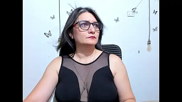 Snapshot of Amie_Adams82_ chatting on 4, 8, 2026 Amie Adams82 online show from 4, 8, 2026