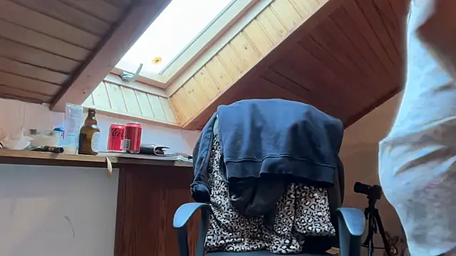 JeSuisUnTapin online show from 24, 10, 2025