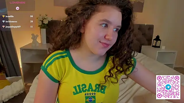 Snapshot of Ariella_Sol chatting on 7, 7, 2026 Ariella Sol online show from 7, 7, 2026