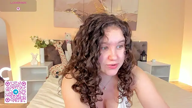 Snapshot of Ariella_Sol chatting on 8, 6, 2026 Ariella Sol online show from 8, 6, 2026
