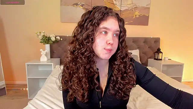 Snapshot of Ariella_Sol chatting on 11, 6, 2026 Ariella Sol online show from 11, 6, 2026