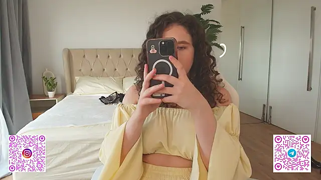 Ariella Sol online show from 13, 1, 2026