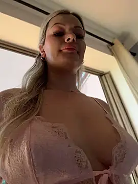 LoveShae  online show from 13, 5, 2026