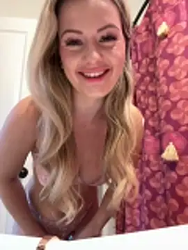 LoveShae  online show from 15, 10, 2025