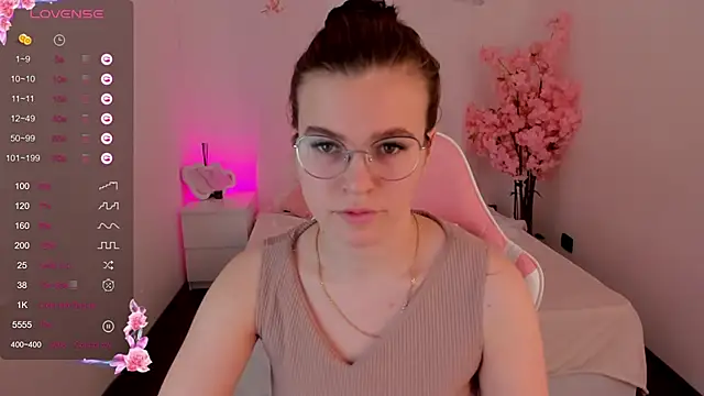 sweeet july online show from 28, 2, 2025