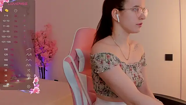 sweeet july online show from 21, 2, 2025