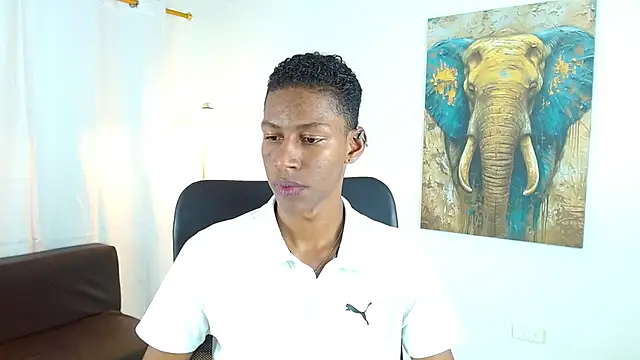 maiki18  online show from 4, 12, 2025