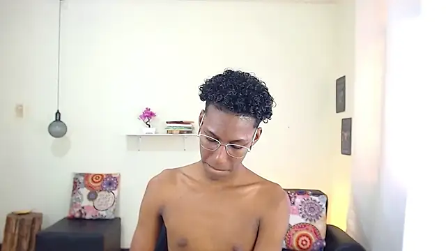 maiki18  online show from 11, 3, 2025