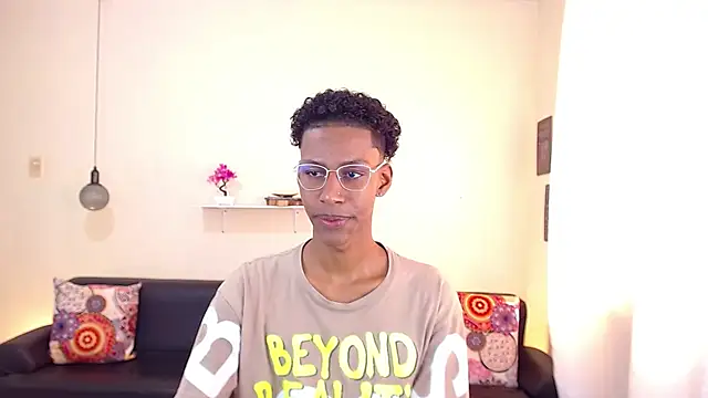 maiki18  online show from 5, 3, 2025