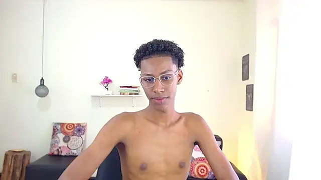 maiki18  online show from 6, 3, 2025