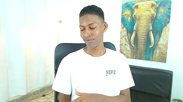 maiki18  online show from 12, 11, 2025