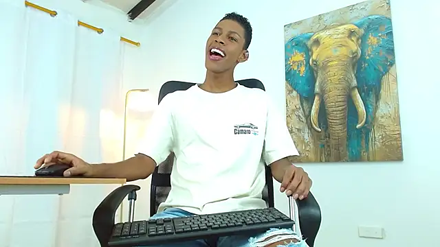 maiki18  online show from 12, 9, 2025