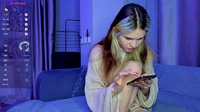 Snapshot of excited-kristi chatting on 27, 12, 2024 excited-kristi online show from 27, 12, 2024