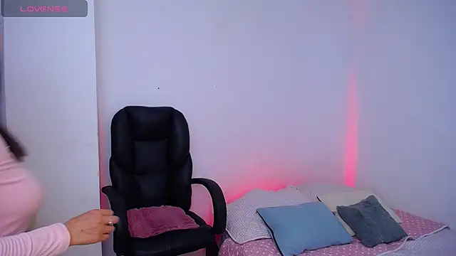 keelly richaardson1 online show from 13, 3, 2025