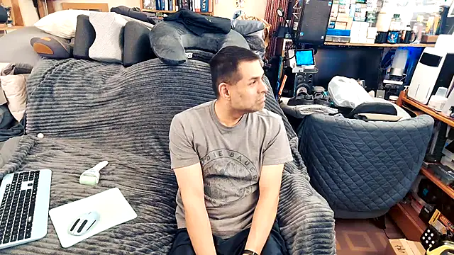 Snapshot of ClampMaster chatting on 24, 9, 2025 ClampMaster online show from 24, 9, 2025