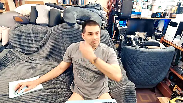 Snapshot of ClampMaster chatting on 24, 9, 2025 ClampMaster online show from 24, 9, 2025