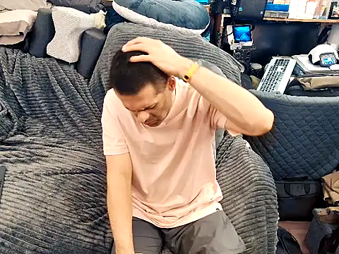 Snapshot of ClampMaster chatting on 23, 12, 2025 ClampMaster online show from 23, 12, 2025