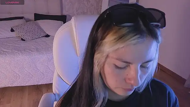 brandy sweet  online show from 26, 9, 2025