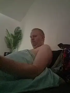 ShyBoy1982 online show from 18, 5, 2026