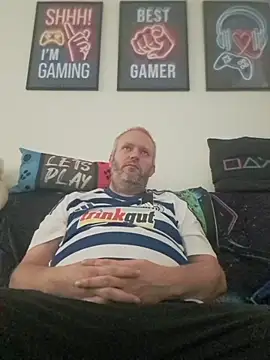 ShyBoy1982 online show from 19, 10, 2025