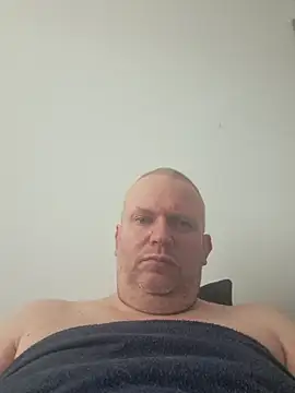 ShyBoy1982 online show from 9, 2, 2026