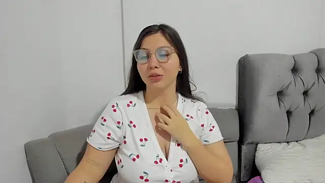 Emily Rowley online show from 15, 12, 2025