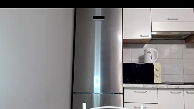 Snapshot of SierraSky_ chatting on 4, 6, 2026 SierraSky online show from 4, 6, 2026